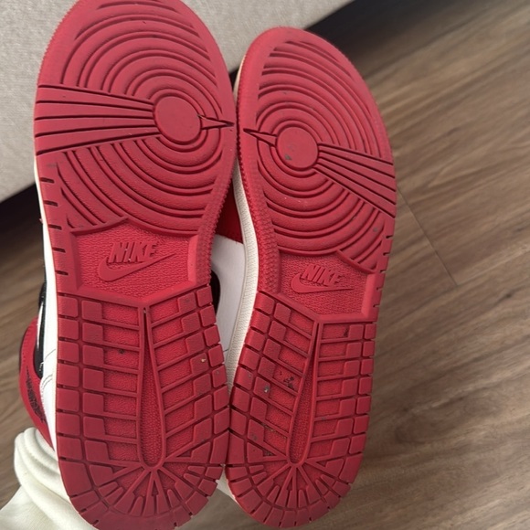 Nike Jordan Retro 1 Sneaker Chicago - Picture 6 of 8